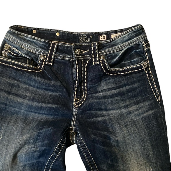 Miss Me Boyfriend Distressed Capri Pants 28 - Picture 8 of 14